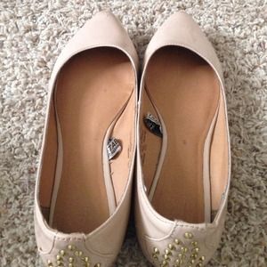 Nude Flats