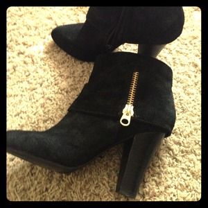 Black Suede Bootie (Panzer)
