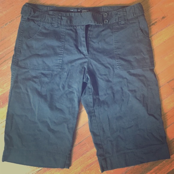 Black Bermuda dress shorts/capris