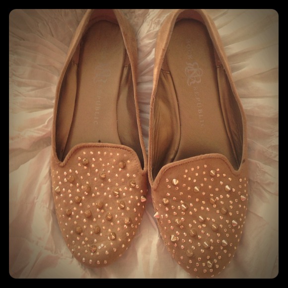 Rock & republic studded & spiked flats 8.5