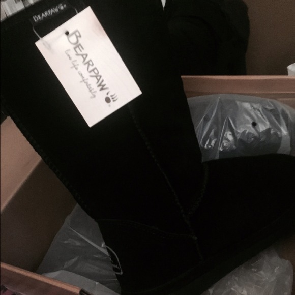 Brand new never worn Bearpaw size 9