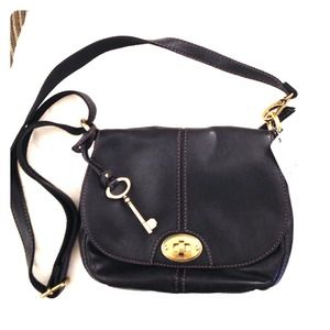 Black Fossil Crossbody bag!