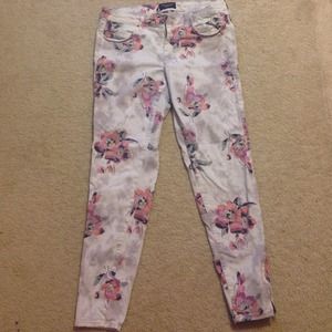 Floral print, American Eagle stretch Jean