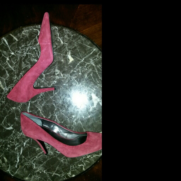 Red Suede Nine West Pumps