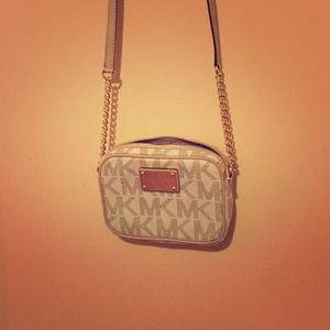 Michael kors cross body
