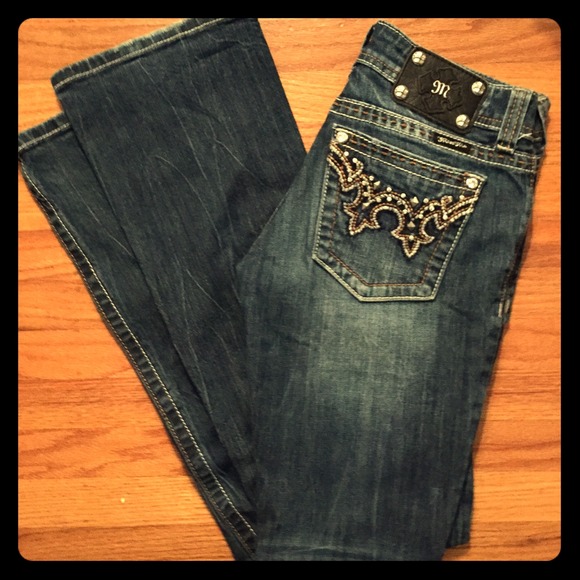 🌸Miss Me jeans size 28🌸 SOLD as bundle!
