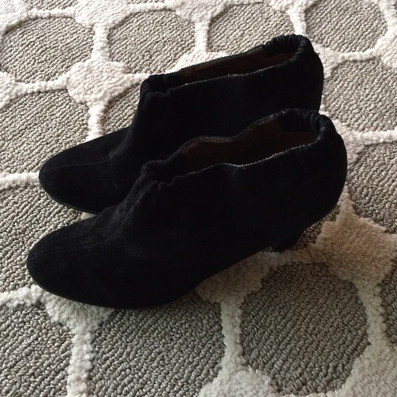 Sam Edelman Shoes - Suede Booties 🎉Downtown Chic HP🎉