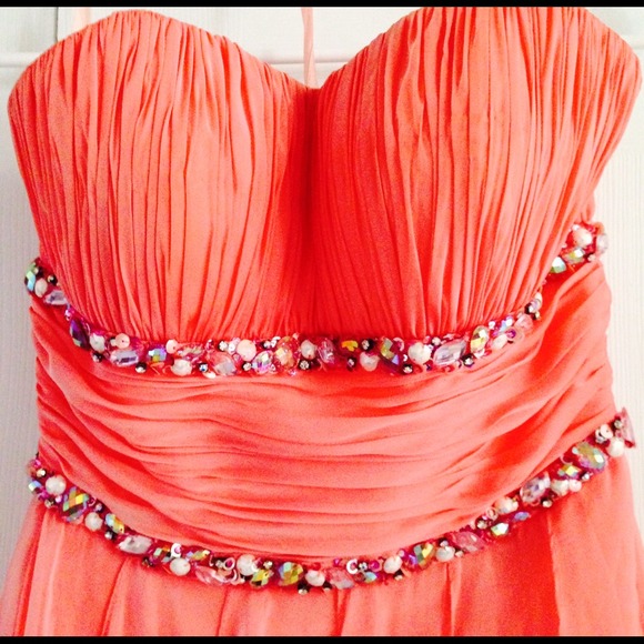 REDUCED Peach strapless ruched embellished dress - Picture 3 of 4