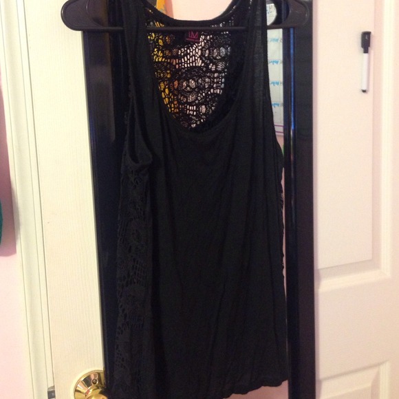 Jersey tank with skull open back