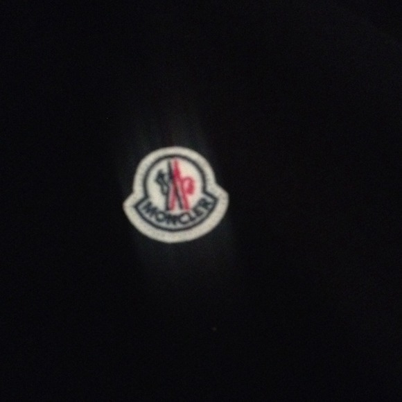 Black moncler shirt only worn twice good condition - Picture 2 of 3