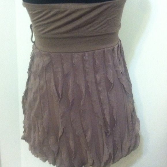 Brown ruffled top - Picture 2 of 2