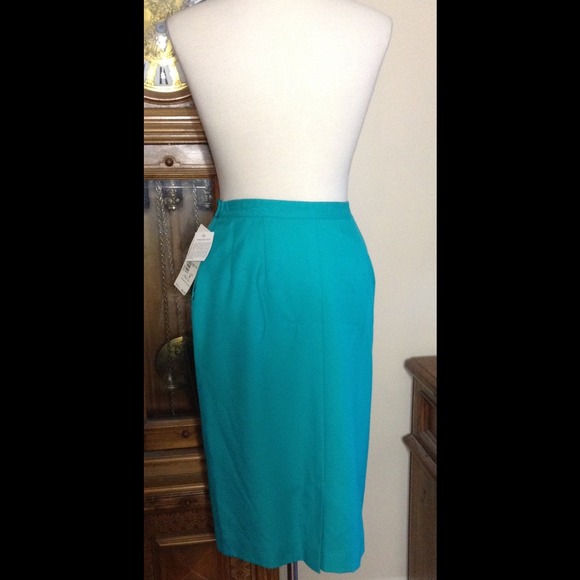 NWT teal colored Pendleton skirt - Picture 3 of 4