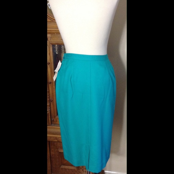 NWT teal colored Pendleton skirt - Picture 4 of 4