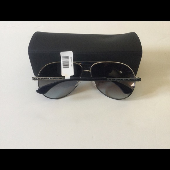Marc Jacobs Sunnies - Picture 3 of 3