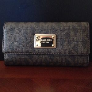 MICHAEL Michael Kors 'Jet Set Sig' chkbook wallet