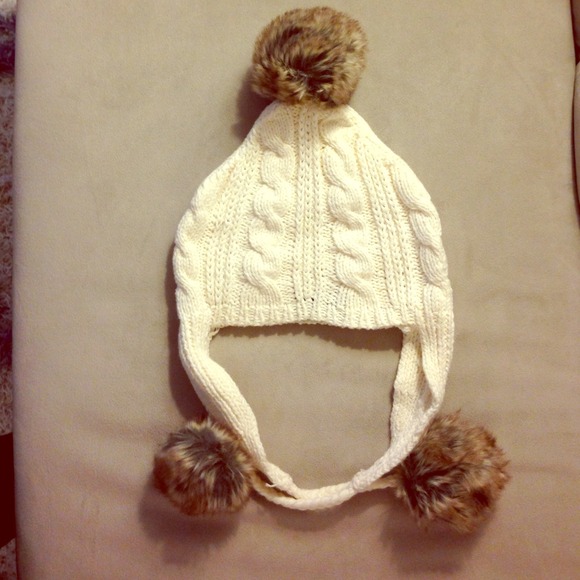 Gap knit hat with faux fur Pom Poms
