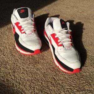 Nike Airmax Men's tennis shoes