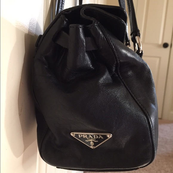 🎈SALE 🎈Prada Soft Calf Leather Handbag - Picture 3 of 6