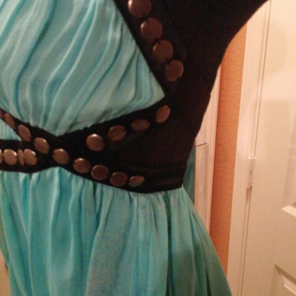 Halter Dress - Picture 2 of 4