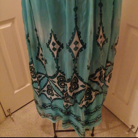 Halter Dress - Picture 4 of 4