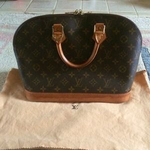 Authentic lv alma monogram mm