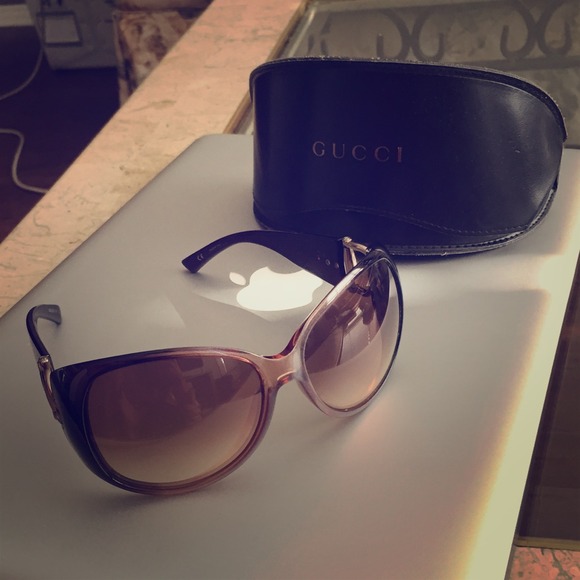 Gucci Accessories - Gucci round framed sunglasses