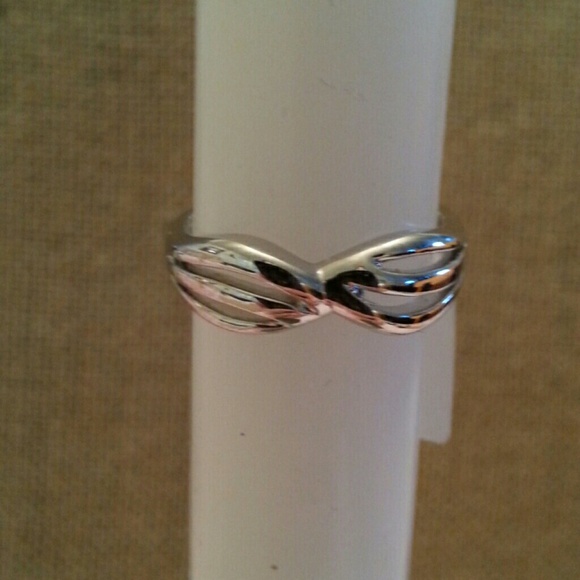 Cute Silver ring - Picture 1 of 2