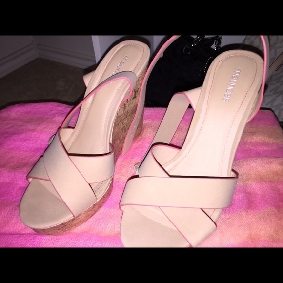 Nude wedges