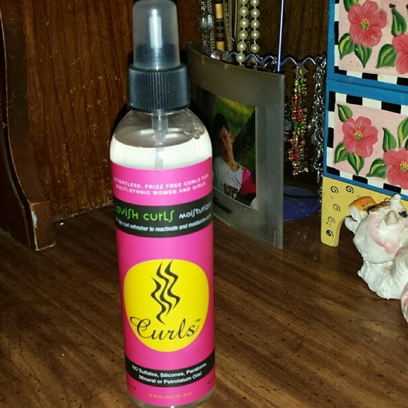 Curl moisturizer and antizfrizz product