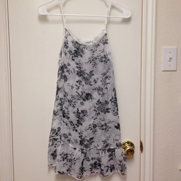 Bundled: NWOT Floral Tunic Set - Picture 2 of 4