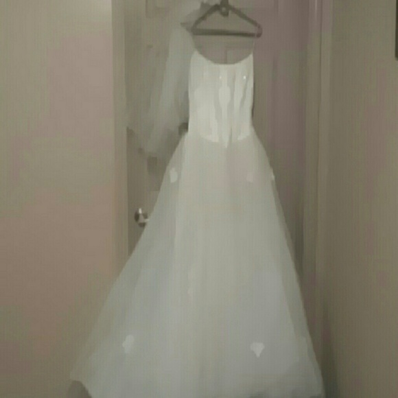 Wedding Dress( worn once) - Picture 2 of 4