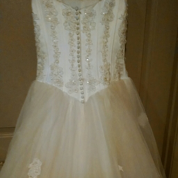 Wedding Dress( worn once) - Picture 3 of 4