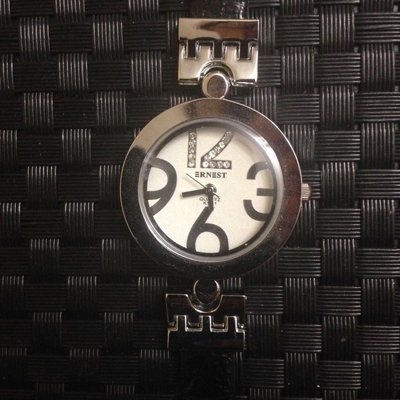 Modern Design Watch with Jewels