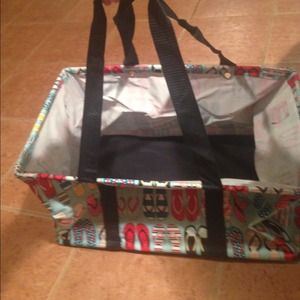 Deluxe utility tote and large utility tote
