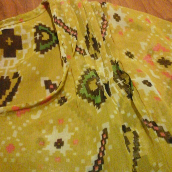 Shirt - Picture 3 of 4