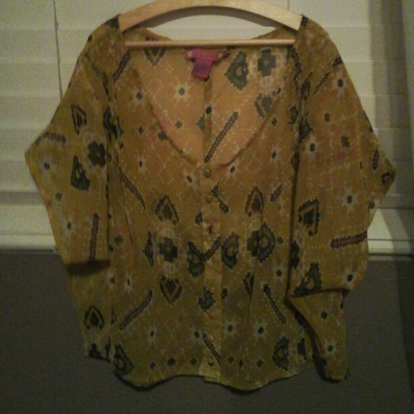 Shirt - Picture 4 of 4