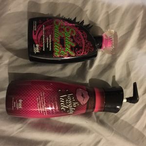 Tanning lotion and tan extending moisture