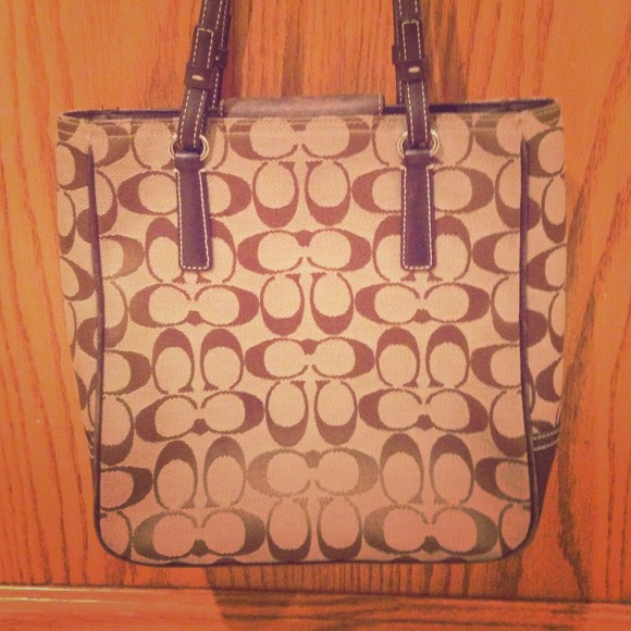 Coach shoulder bag