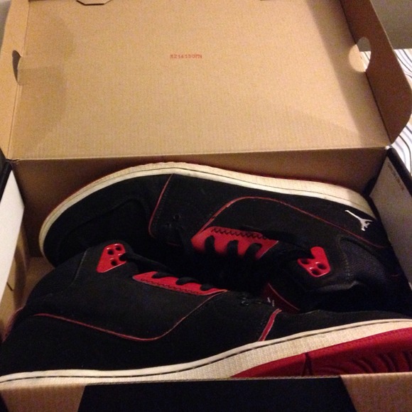Size 12 black/white and gym red jordan 1 flight 2