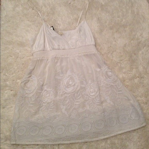 Hippie luv silk blend and embroidered top NWT!!!