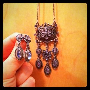 Vintage inspired necklace and earring set! Vintage inspired necklace and earring set!