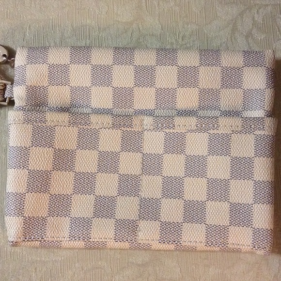 Clutch - Picture 3 of 4