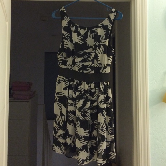 Trixxi Black & White Dress (Size 5)