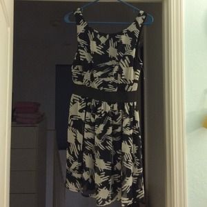 Trixxi Black & White Dress (Size 5)