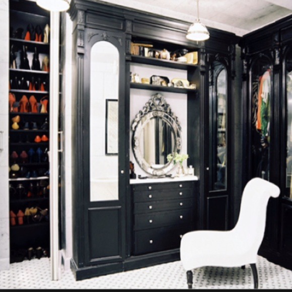 Welcome to my closet! 👠🎀💄