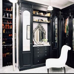 Welcome to my closet! 👠🎀💄