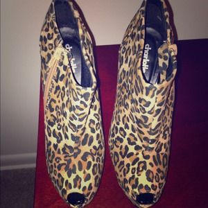 Leopard high heels size 7