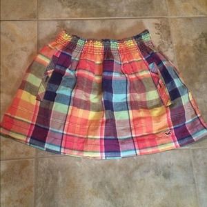Hollister plaid skirt with pockets.