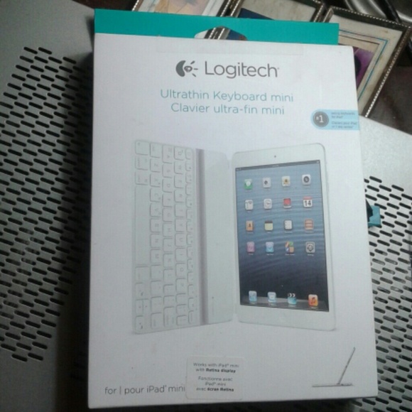 Attachable keyboard for the mini iPad