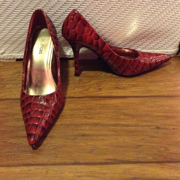 High Heels - Picture 1 of 1